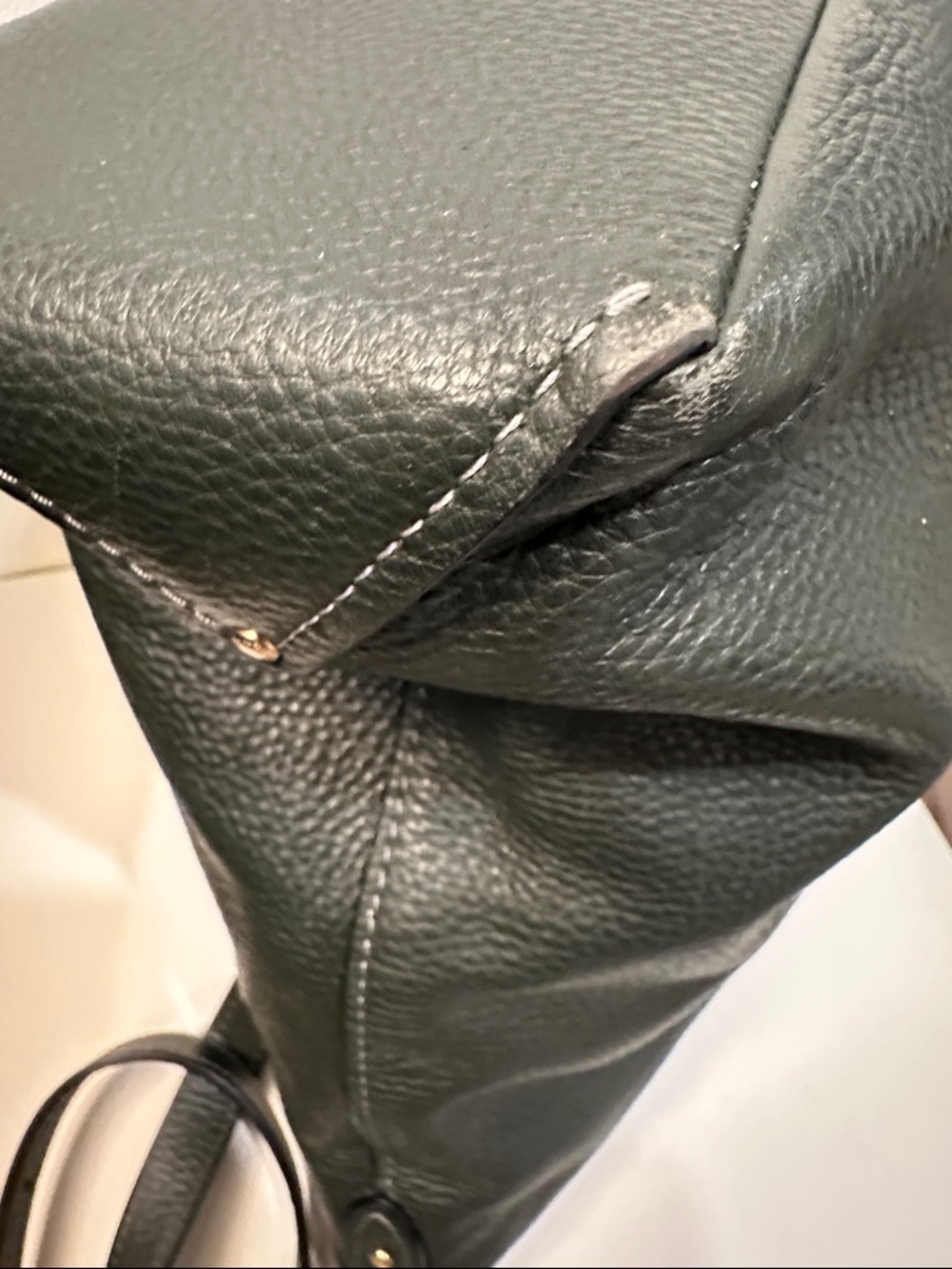 COACH Dark Green Pebbled
Leather Abby Hobo w/ Gold Hardware - GUC - Picture 10 of 11